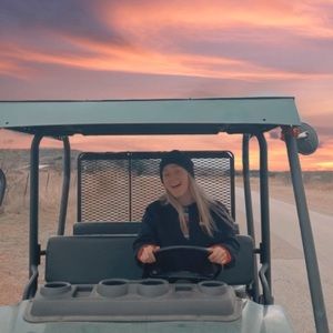 Meet your Posher, Lauren